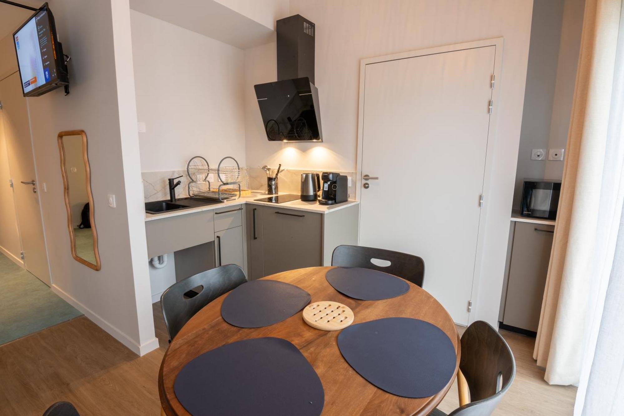 The Originals City, Ara Hotel, Landerneau Bagian luar foto