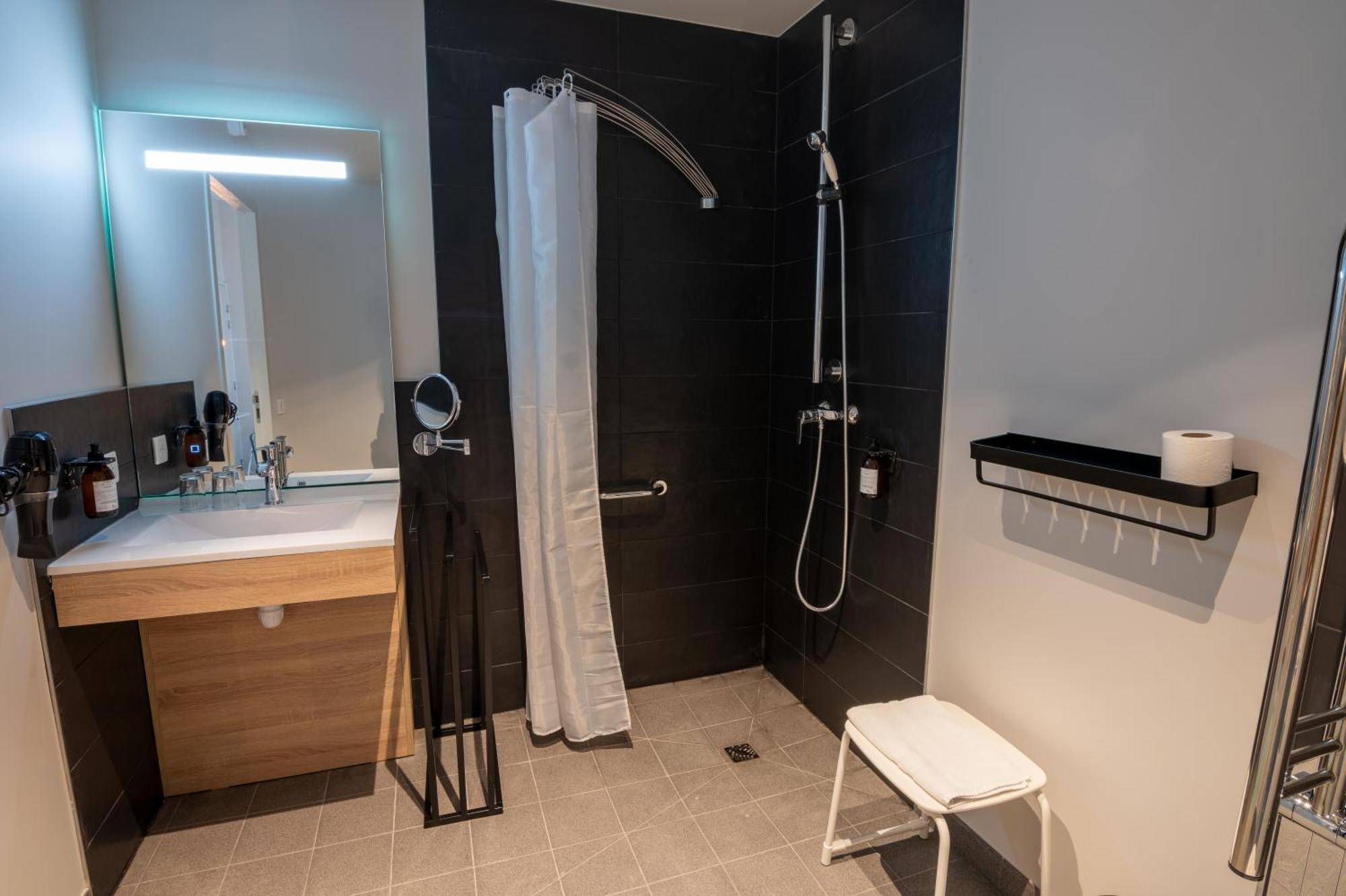 The Originals City, Ara Hotel, Landerneau Bagian luar foto